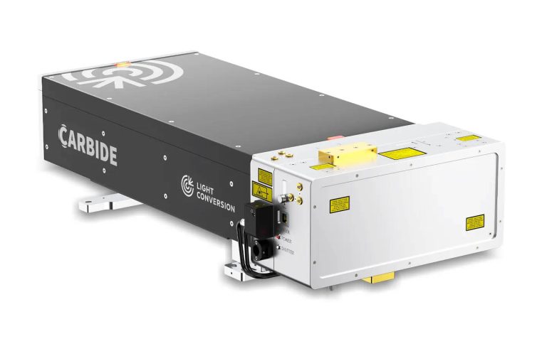 可调谐模块 I-OPA-HP 连接到 CARBIDE-CB3 机体上