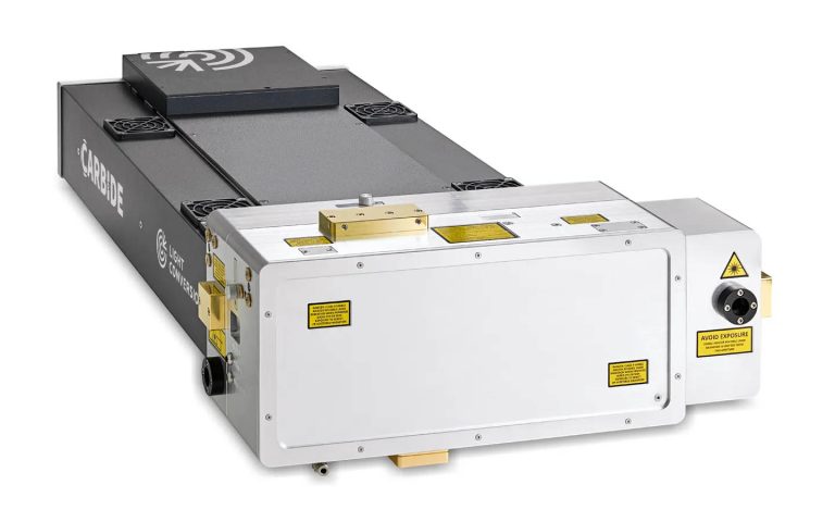 可调谐模块 I-OPA-SH-HP 连接到 CARBIDE-CB5 机体上