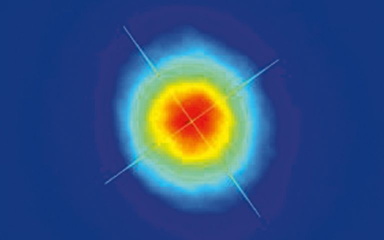 典型的 3H 光斑 CARBIDE-CB5 (100 kHz, 2.2 W)